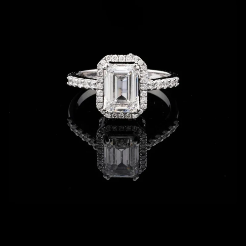 Romdoul Emerald Column Ring No. 00368, approved ARIYA catalog object.